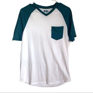 Levi’s Casual White T Shirt Teal Sleeves Pocket